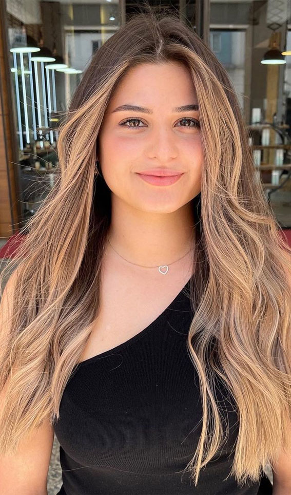 25 Best Haircuts For Round Faces : Caramel Balayage Middle Part Long Layers