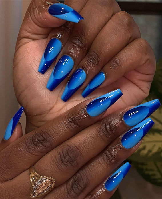 35 Best Optical Illusion Nails : Blue Illusion French Nails
