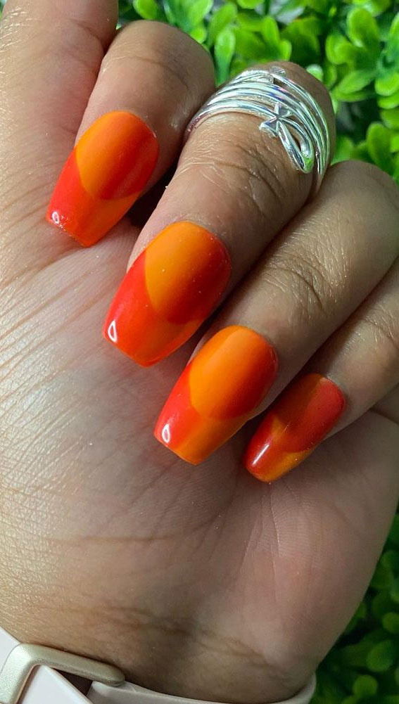 35 Best Optical Illusion Nails : Ombre Orange French Nails
