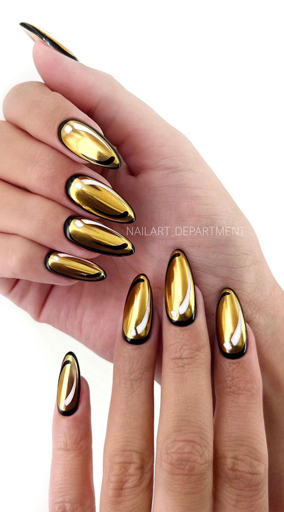 Chrome nails with amazing optical effect – how to do them at home?