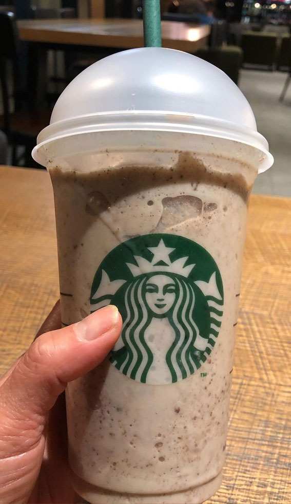50+ Starbucks Drinks For Your Next Order : No Whipped Cream Cookies & Cream Frappuccino