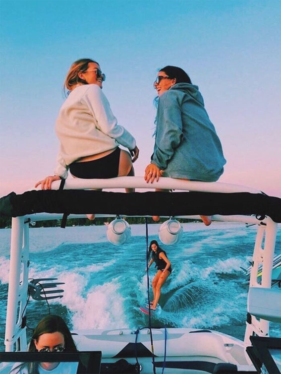 Captivating Moments in an Aesthetic Summer : Fun with Friends in The Sea