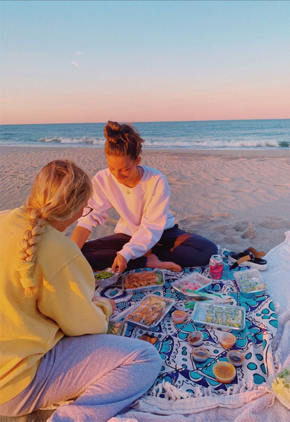 Captivating Moments in an Aesthetic Summer : Sharing Food on The Beach