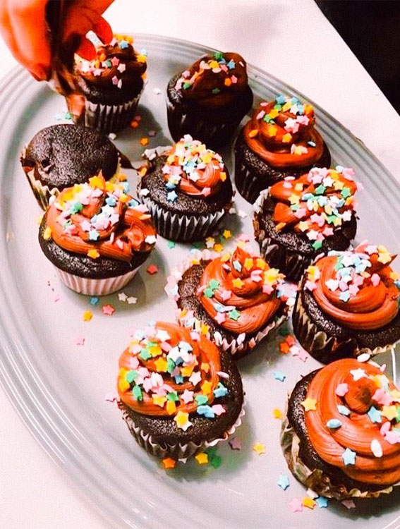 Embrace the Beauty of an Aesthetic Summer : Chocolate Cupcakes
