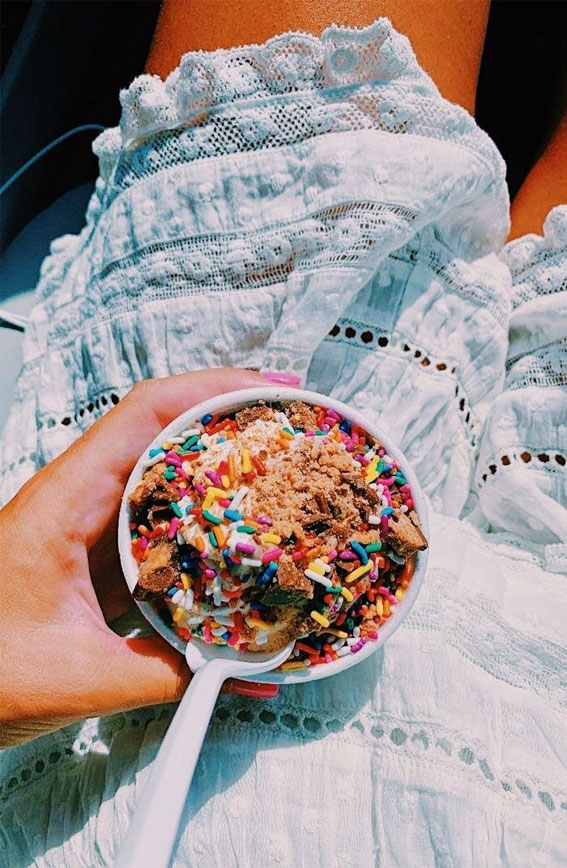 50+ Food Snapchat That Makes Your Mouth Watering : Ice Cream Topped with Sprinkles