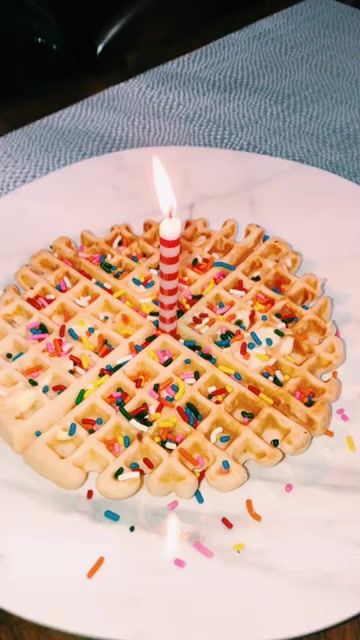 50+ Food Snapchat That Makes Your Mouth Watering : Waffle Birthday Cake
