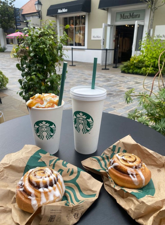 50+ Food Snapchat That Makes Your Mouth Watering : Starbucks & Cinnamon Buns