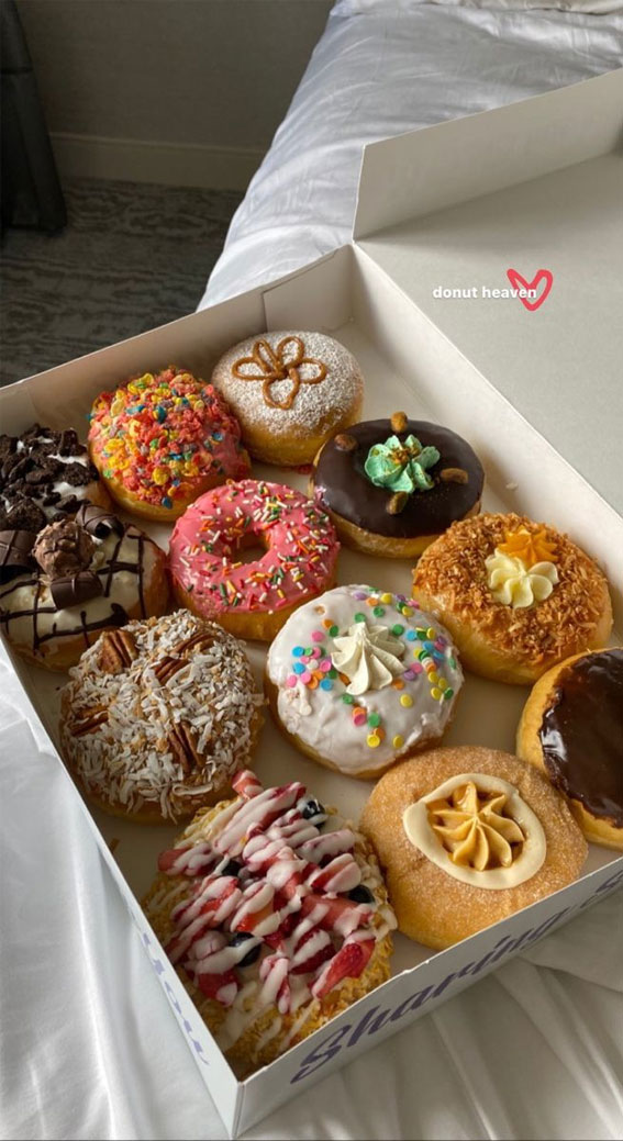 50+ Food Snapchat That Makes Your Mouth Watering : Variety of Donuts