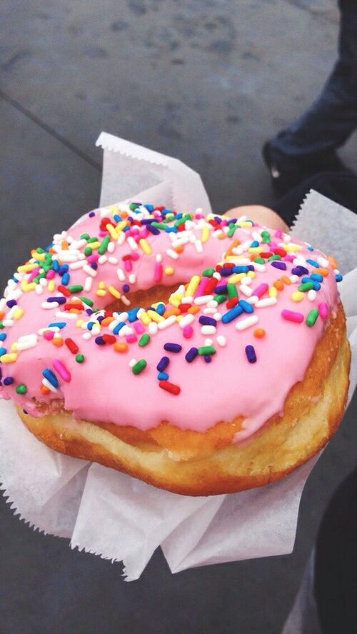 50+ Food Snapchat That Makes Your Mouth Watering : Pink Donut