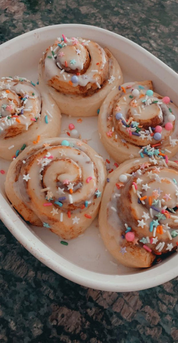 50+ Food Snapchat That Makes Your Mouth Watering : Cinnamon Rolls