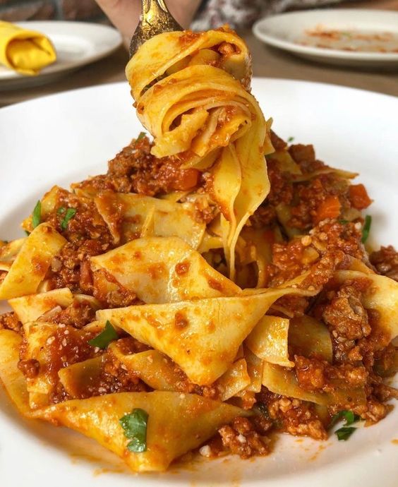 50 Pasta Aesthetic Dishes From An Elegant Dinner To A Cozy Meal : Tagliatelle Ragu Sauce