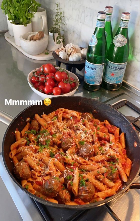 50 Pasta Aesthetic Dishes From An Elegant Dinner To A Cozy Meal : Penne with Meat Balls & Tomatoes Sauce