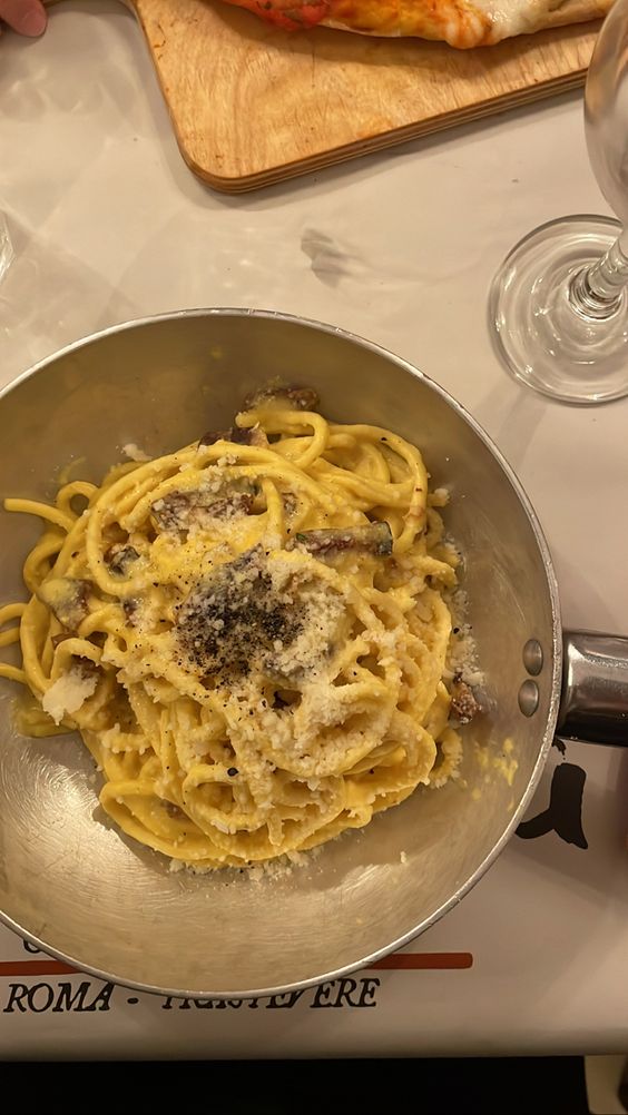 50 Pasta Aesthetic Dishes From An Elegant Dinner To A Cozy Meal : Mushroom Carbonara