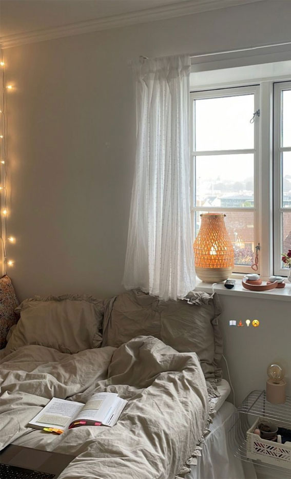 https://www.fabmood.com/wp-content/uploads/2023/08/cozy-bedroom-1-3.jpg