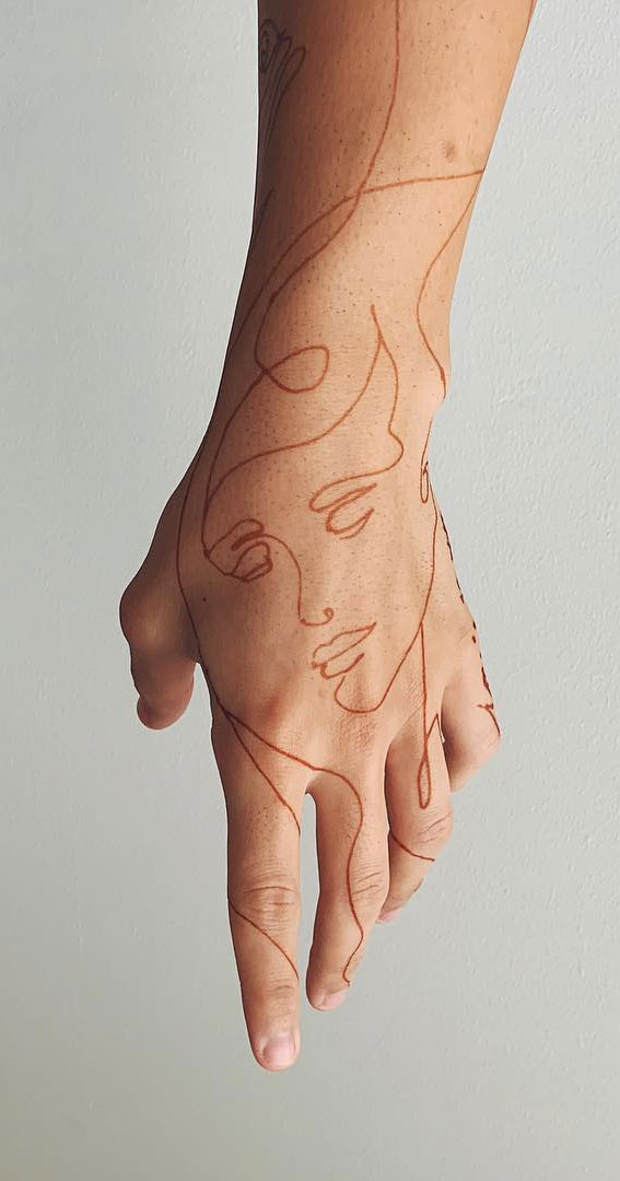 30 Beautiful Henna Designs : Woman Fine Line Henna