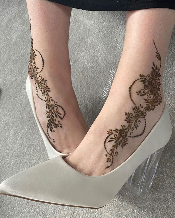59 Timeless Pattern and Artistry Henna Designs : Floral on Ankle To Foot Henna