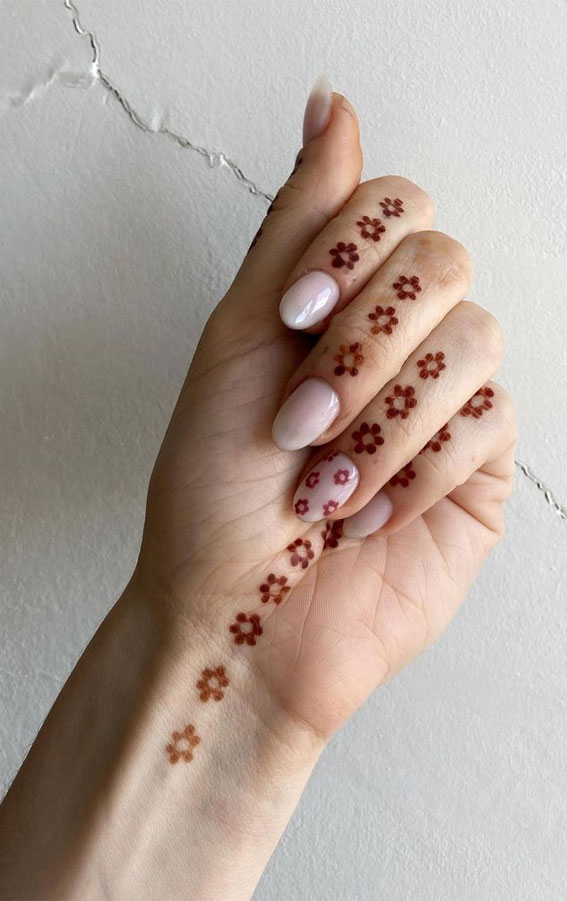 59 Timeless Pattern and Artistry Henna Designs : Floral Henna On Nails