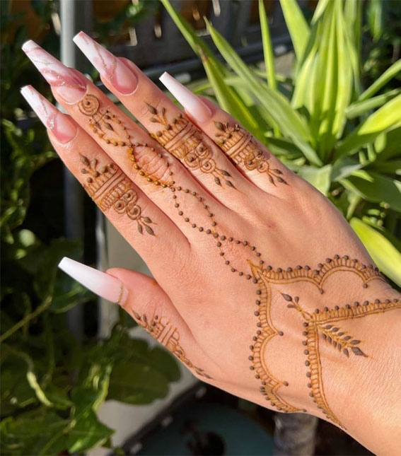 59 Timeless Pattern and Artistry Henna Designs : Minimal Cultural Inspired