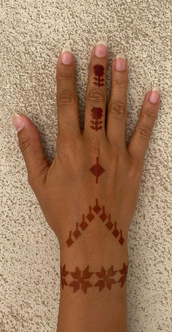 59 Timeless Pattern and Artistry Henna Designs : Abstract Allure