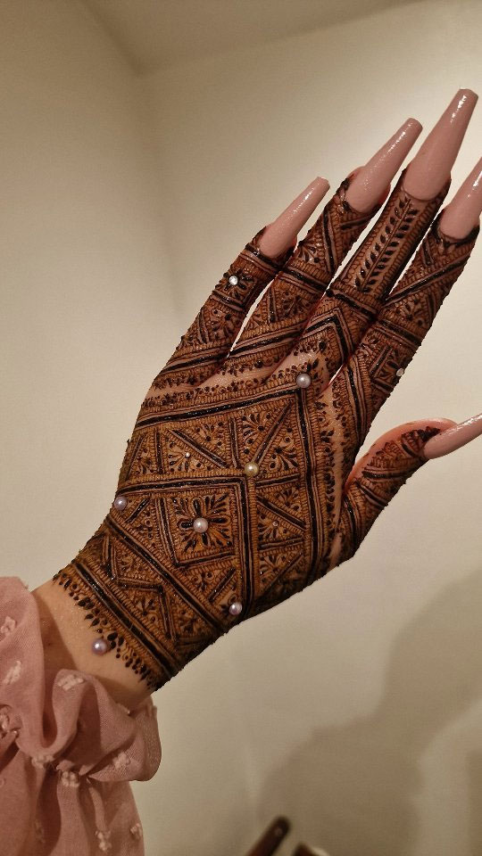 32 Captivating Henna Designs : Moroccan bridal henna