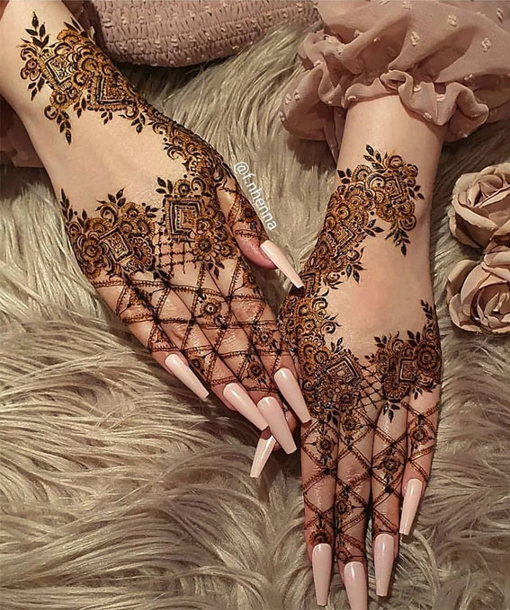 32 Captivating Henna Designs : Floral Glove Inspired