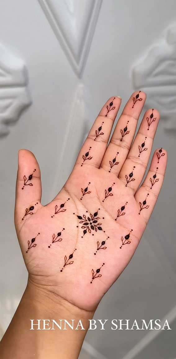 30 Beautiful Henna Designs : Minimal Henna Fine Lines