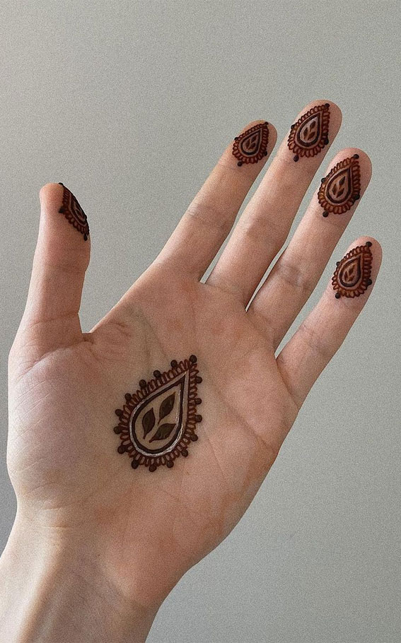 59 Timeless Pattern and Artistry Henna Designs : Minimal Paisley