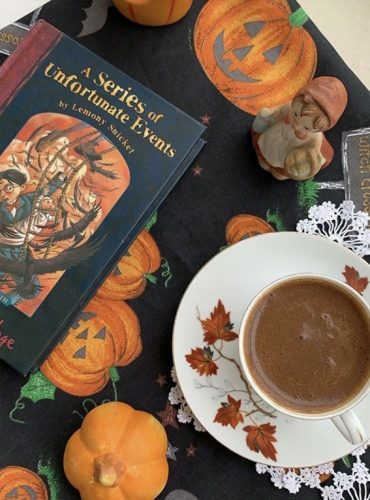 Capturing the Aesthetics of the Fall Season : Pumpkin Latte & Book 1 ...