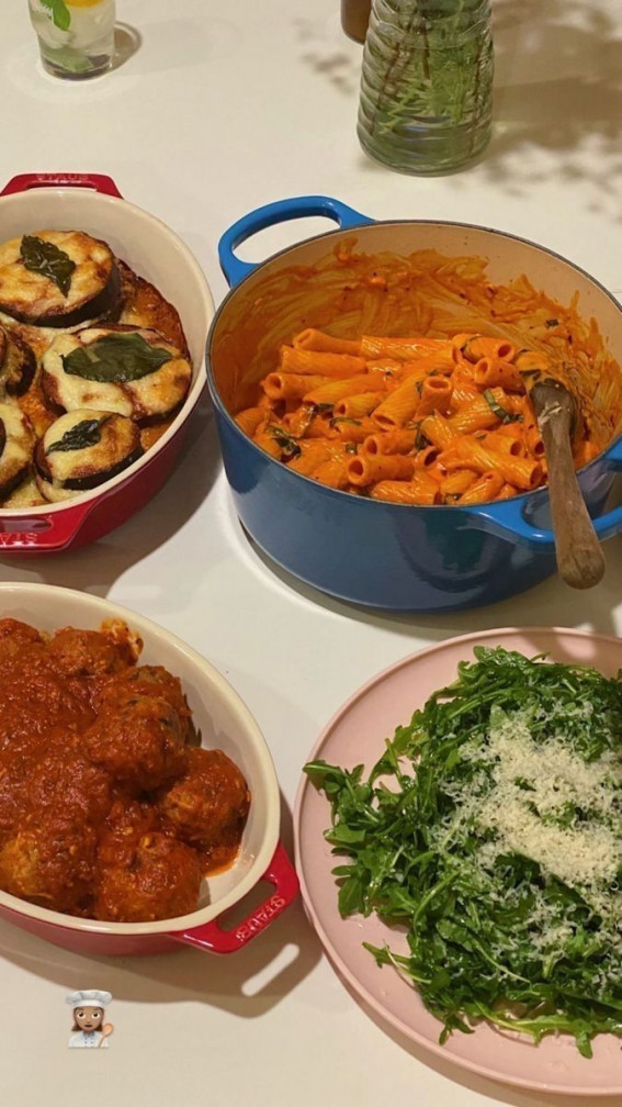 Irresistible Food Cravings Unveiled : Meat Balls, Pasta & Baked Aubergines