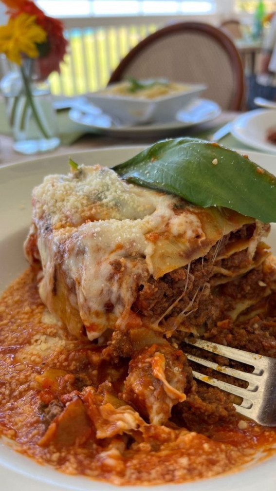 Irresistible Food Cravings Unveiled : Lasagne anyone?