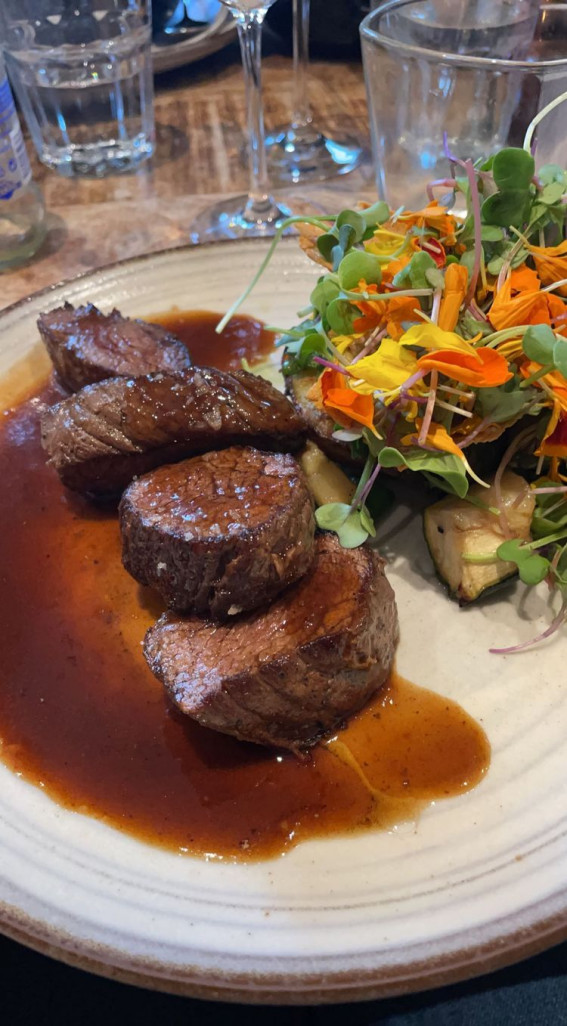 Irresistible Food Cravings Unveiled : Steak & Salad