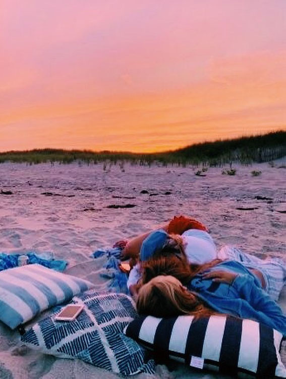 summer picnic, summer aesthetic, summer pictures, summer picture ideas, summer aesthetic pictures, aesthetic summer vibes, summer vibes, summer with friends, friend aesthetic