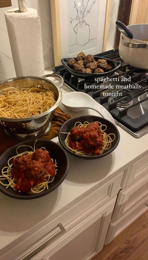Indulgent Eats 50+ Foodgasmic Delights : Meatballs & Spaghetti