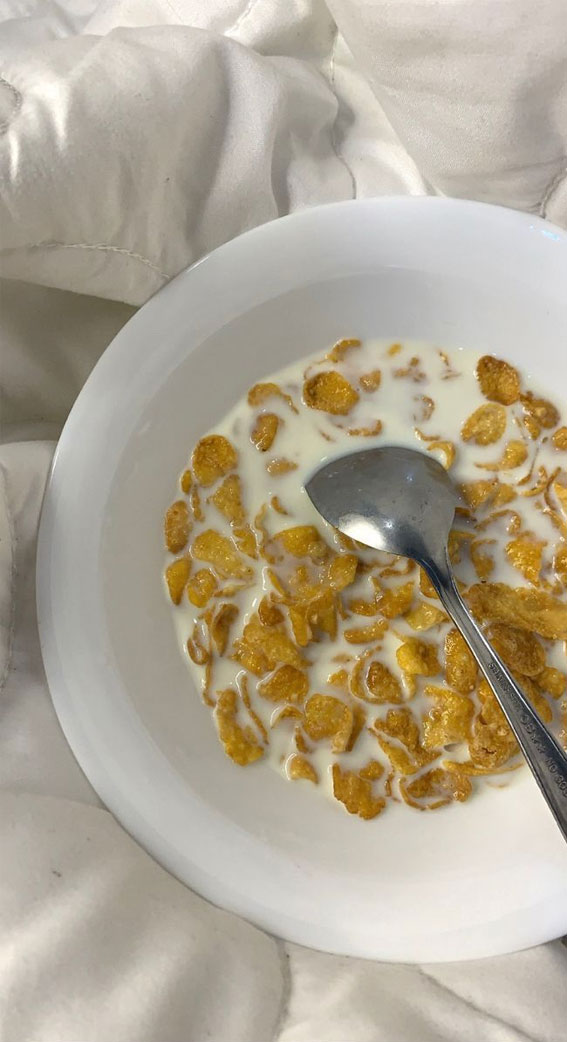 Indulgent Eats 50+ Foodgasmic Delights : Cornflake with Milk