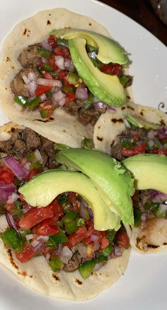Indulgent Eats 50+ Foodgasmic Delights : Salsa & Avocado