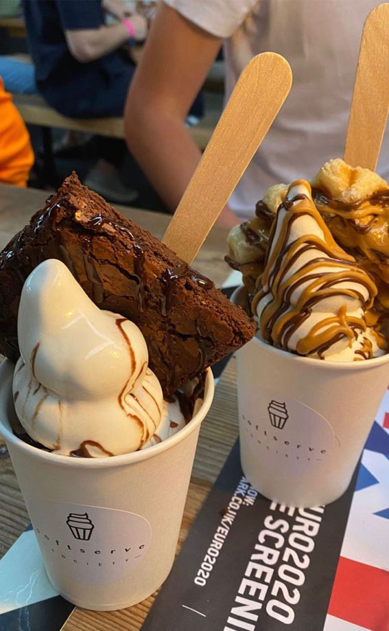 Indulgent Eats 50+ Foodgasmic Delights : Brownie with Ice Cream