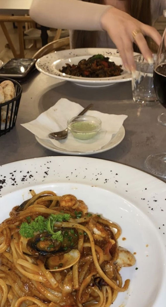 Indulgent Eats 50+ Foodgasmic Delights : Seafood Spaghetti