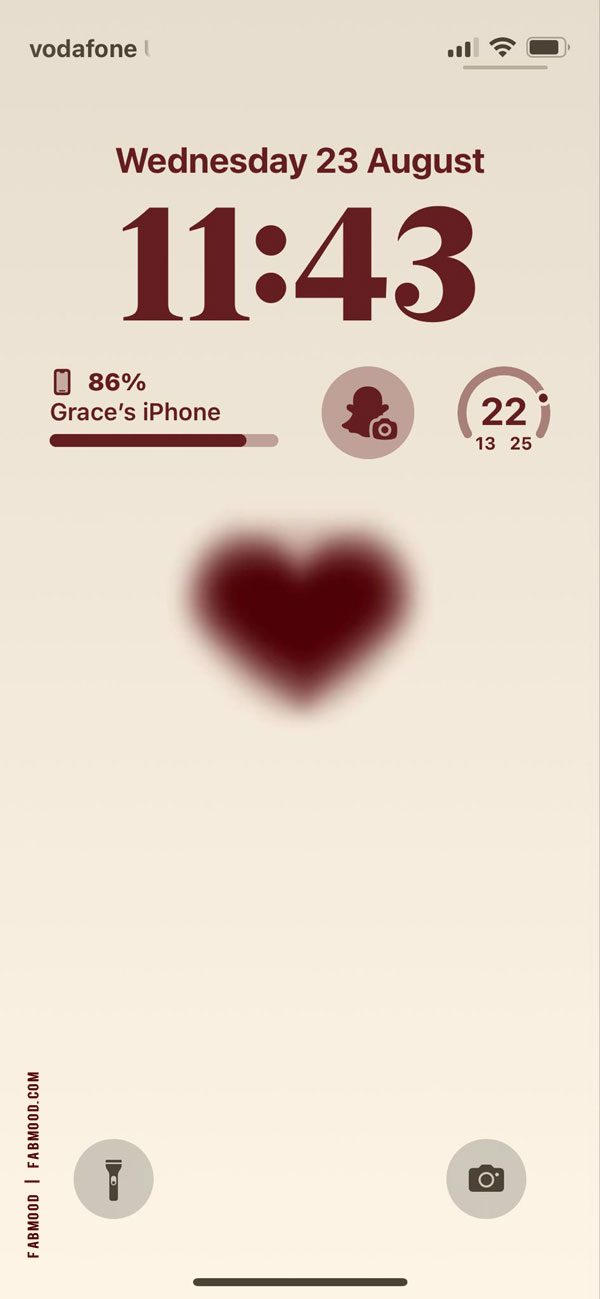 15 Cute iPhone Home Screen Ideas : Deep Red Heart