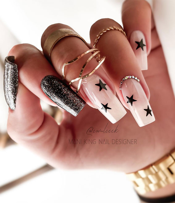 New Year's Eve Nails, New year's eve nail designs, new years nails 2024, glitter nails, new year nail designs 2024, Simple new year's eve nail, new years nails 2024, new years nail designs for short nails