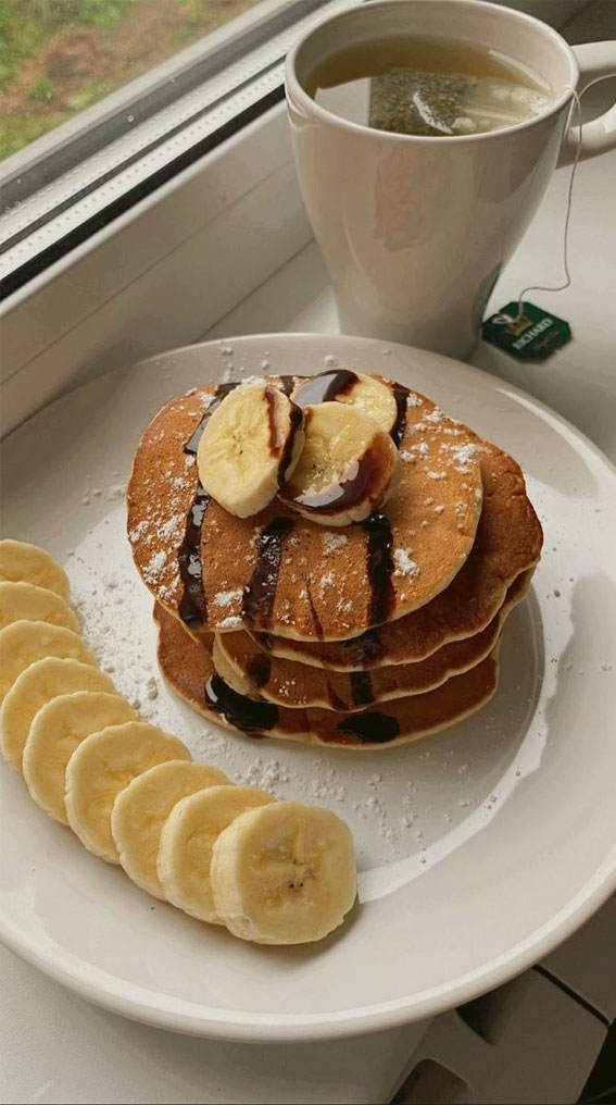 Exploring the Health Benefits of Wholesome Breakfast Bowls : Banana and Chocolate Drizzle Pancake Stack