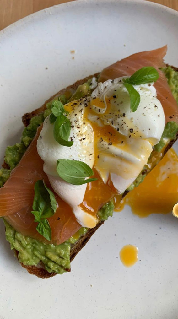 Exploring the Health Benefits of Wholesome Breakfast Bowls : Elegant Breakfast Delight