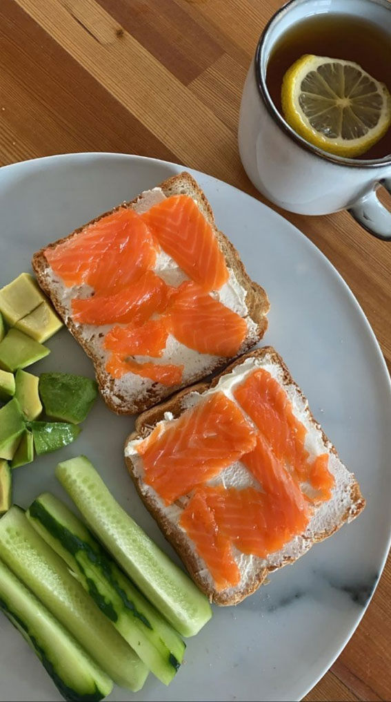 Exploring the Health Benefits of Wholesome Breakfast Bowls : Smoked Salmon and Cream Cheese Toast