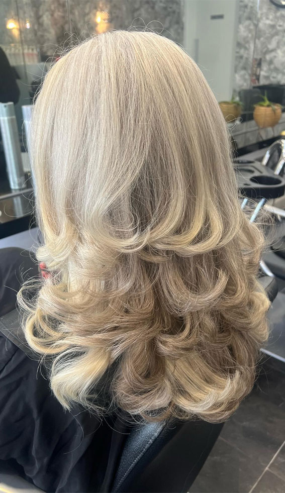blonde blowout hairstyle, blowout hair ideas, bouncy blowout, blowout haircut, blonde hair blowout, blonde blowout, layered blowout, roll blowout, blowout hairstyle, best blowout hairstyle ideas, blowout hairstyle for long hair
