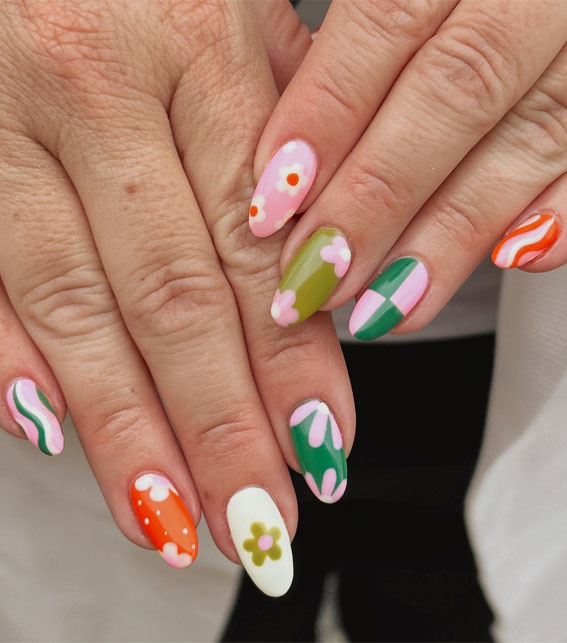 28 Trendy Retro Nails Inspired By The Past : Green & Orange Nails