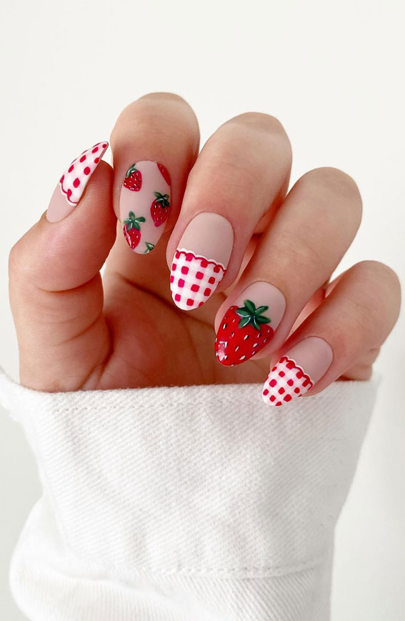 28 Trendy Retro Nails Inspired By The Past : Strawberry Jam Vibe Nails